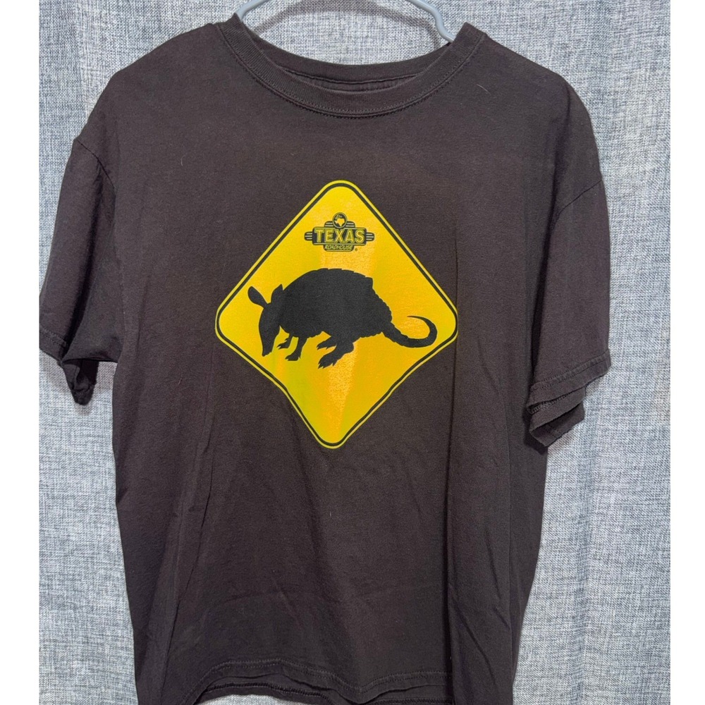 Texas Roadhouse I Brake For Armadillos Graphic T-Shirt Brown Mens Medium